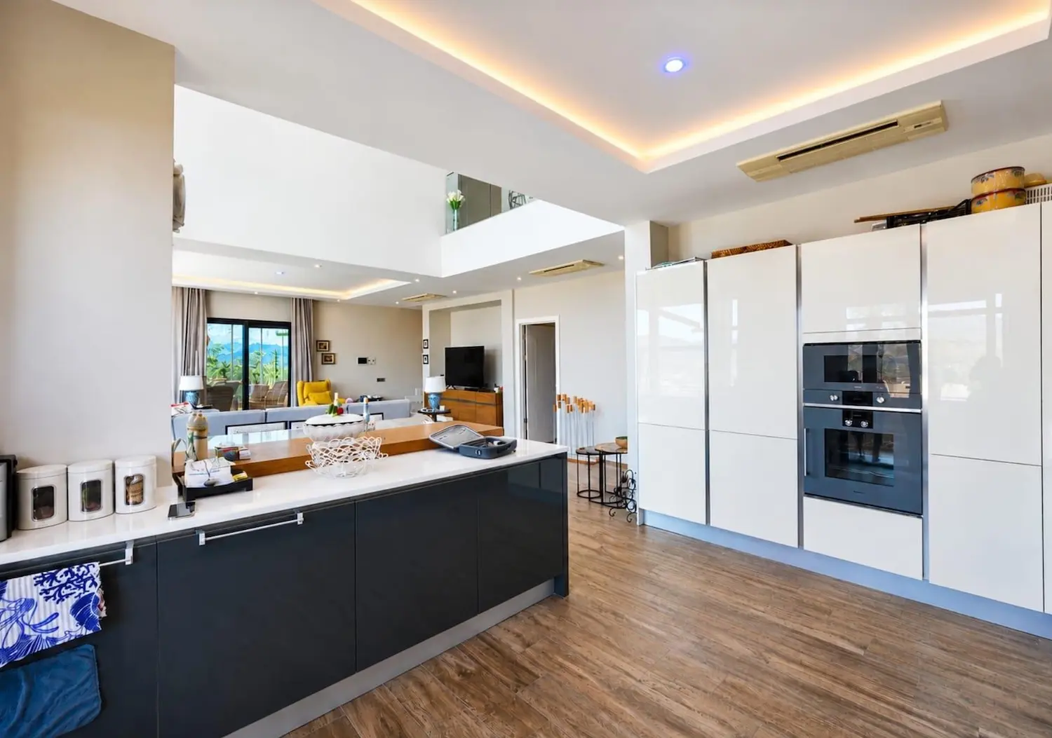 Modern kitchen